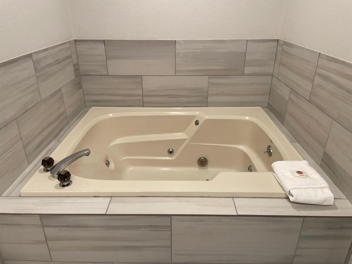 Comfort Inn & Suites Mundelein-Vernon Hills Bagian luar foto