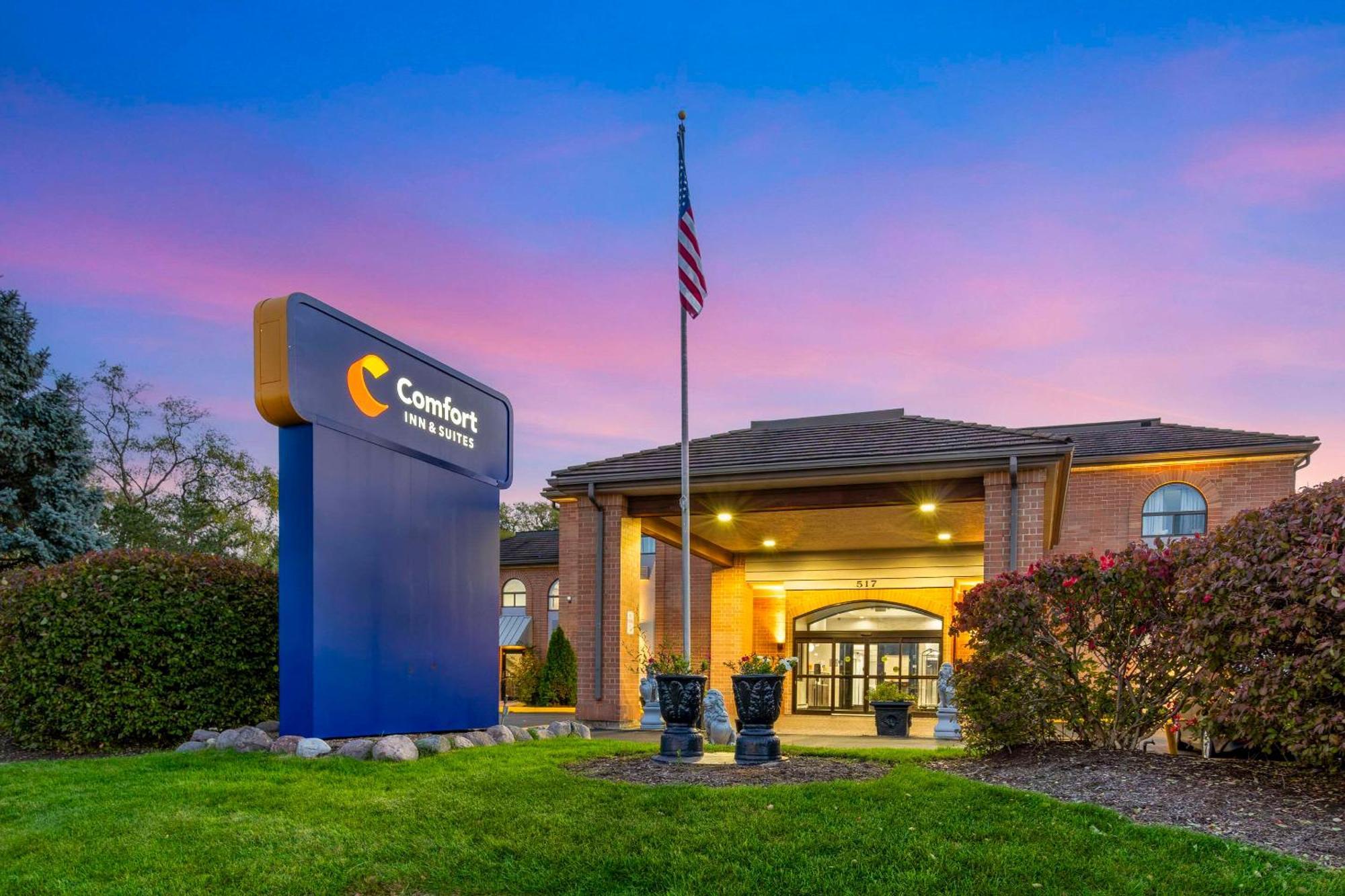 Comfort Inn & Suites Mundelein-Vernon Hills Bagian luar foto