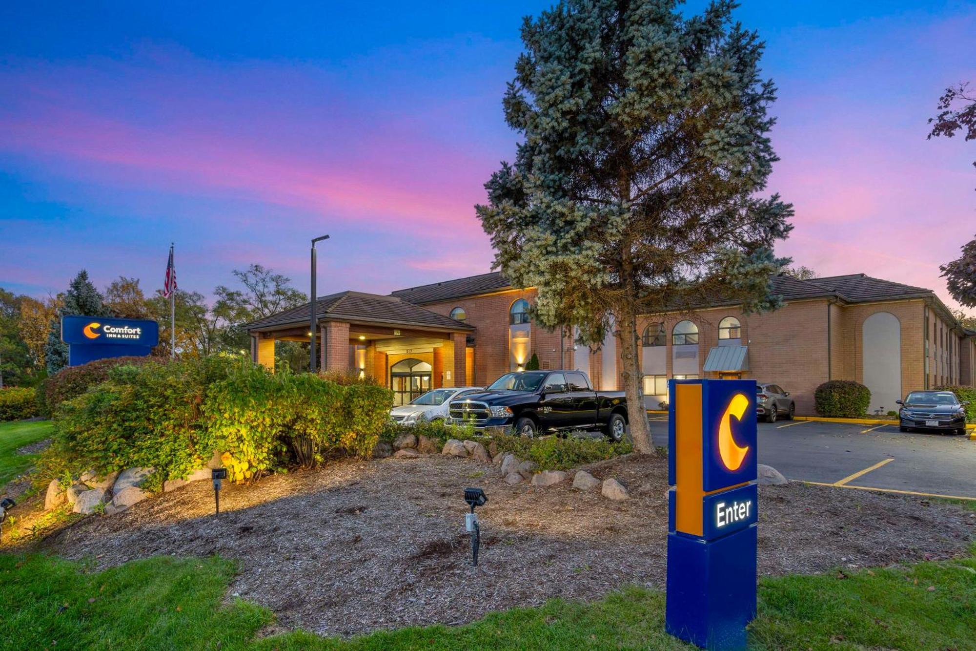 Comfort Inn & Suites Mundelein-Vernon Hills Bagian luar foto