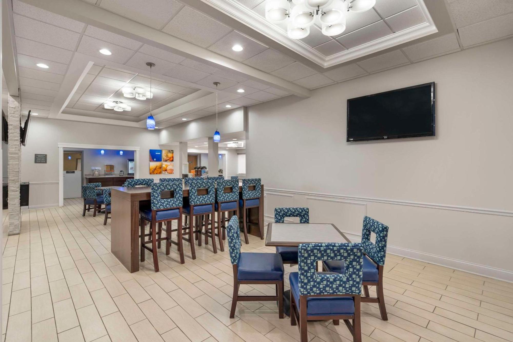 Comfort Inn & Suites Mundelein-Vernon Hills Bagian luar foto