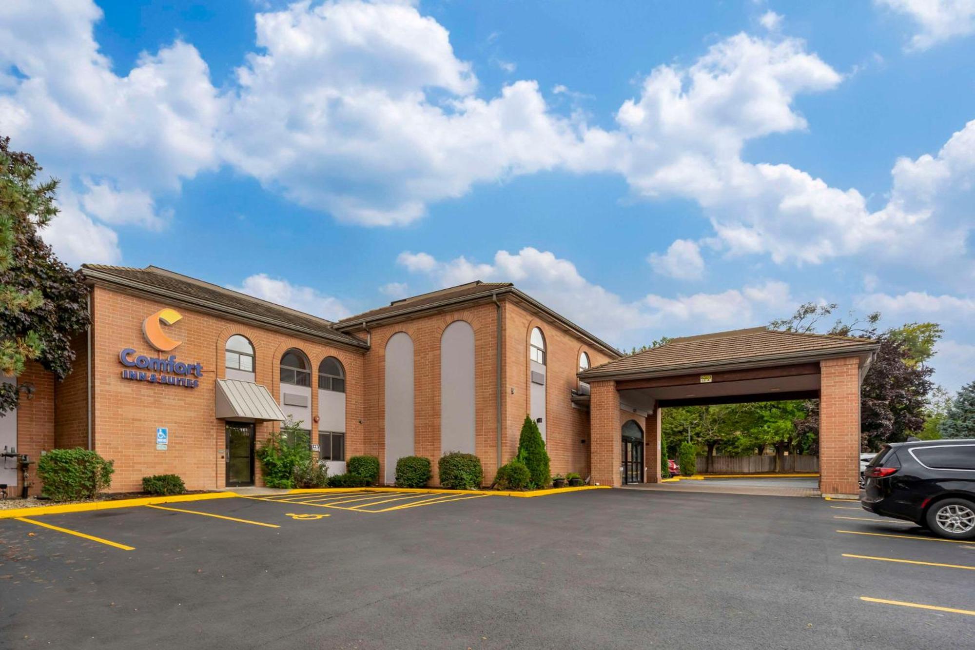 Comfort Inn & Suites Mundelein-Vernon Hills Bagian luar foto